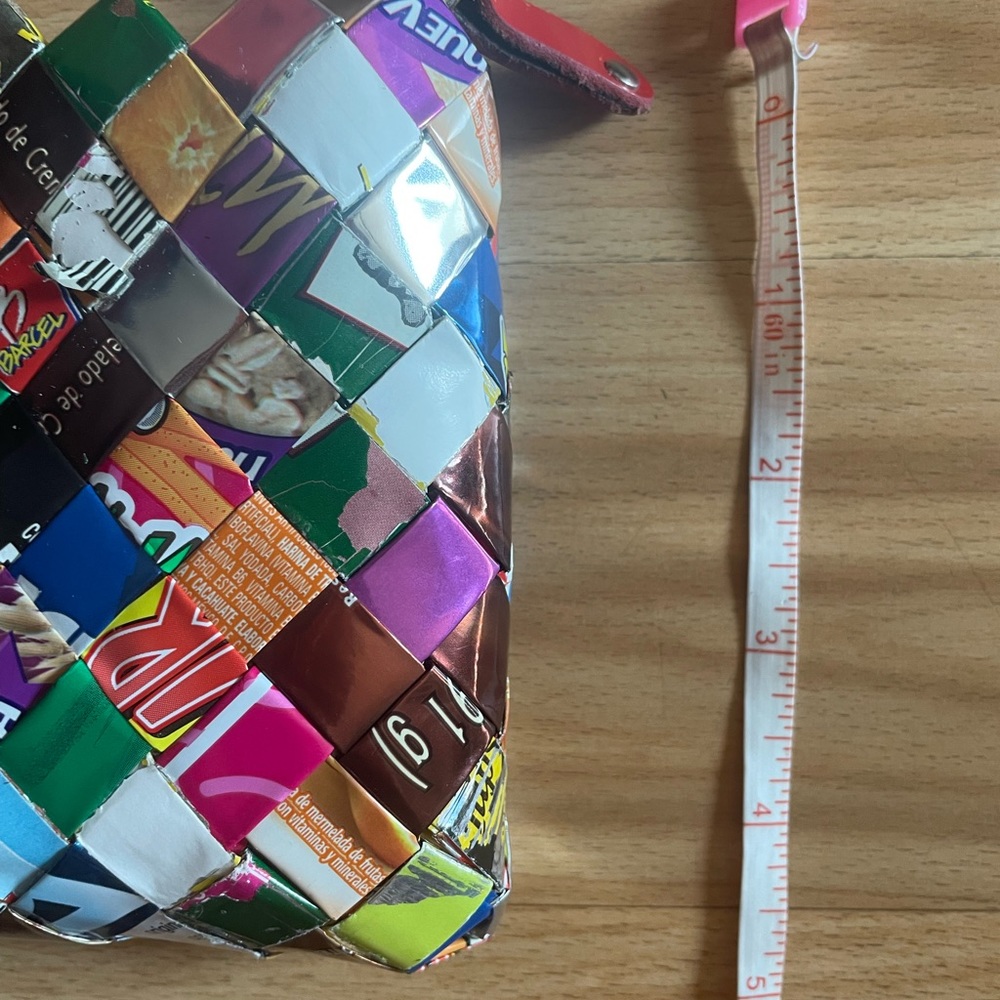NAHUI OLLIN Women’s Recycled Wrapper Wristlet/Clutch - Picture 3 of 15